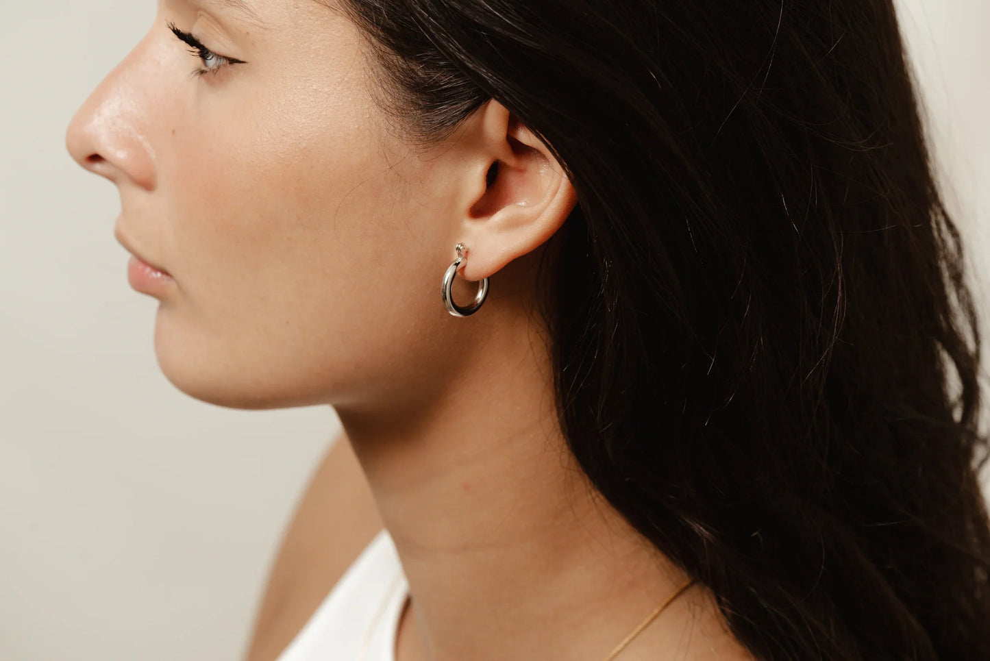 Boa Bijoux - SS24 - Sonia Earrings Sterling Silver - on model 2