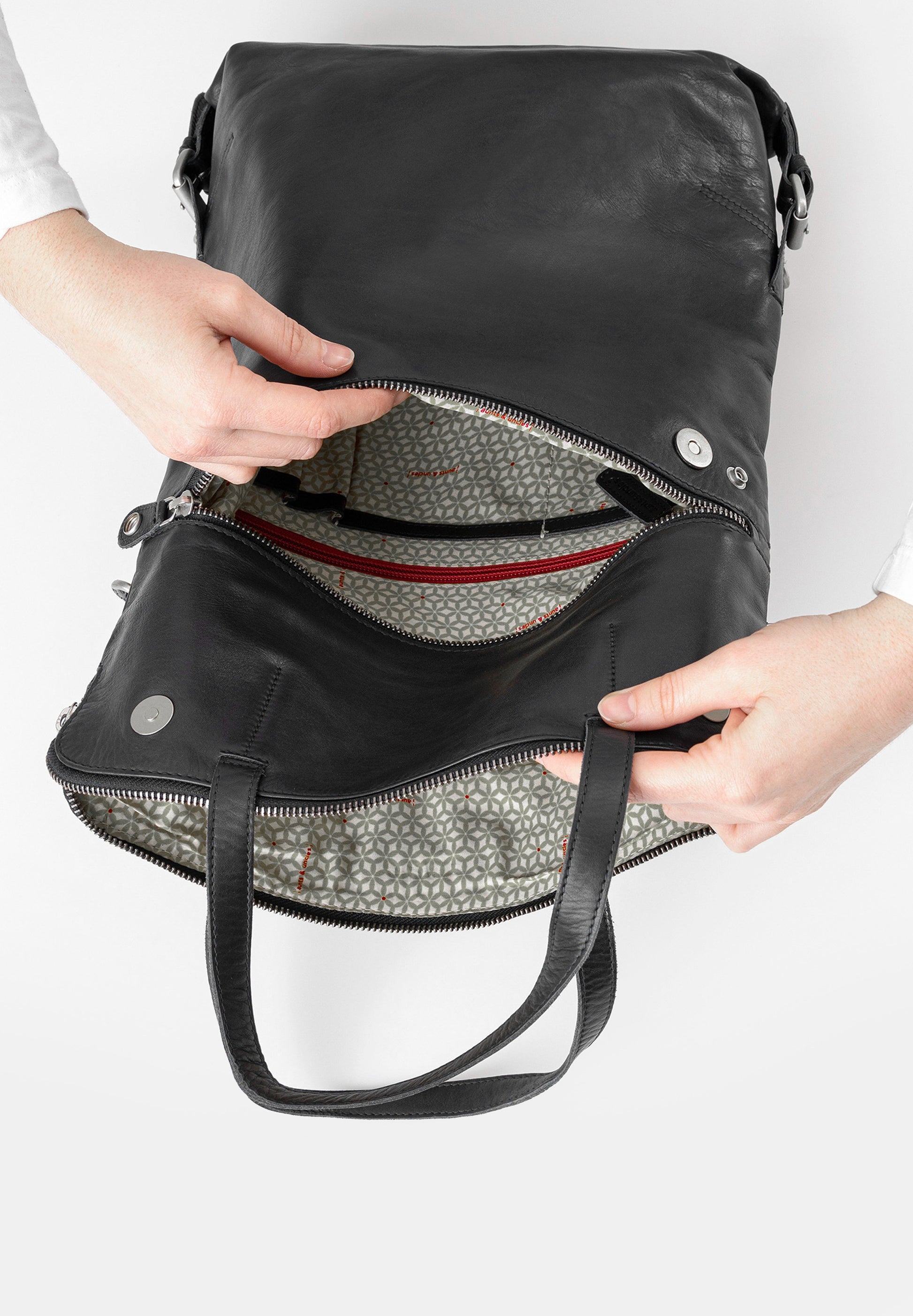 Aunts & Uncles - SS25 - Pomelo Handbag/Backpack in Jet Black - inside 3