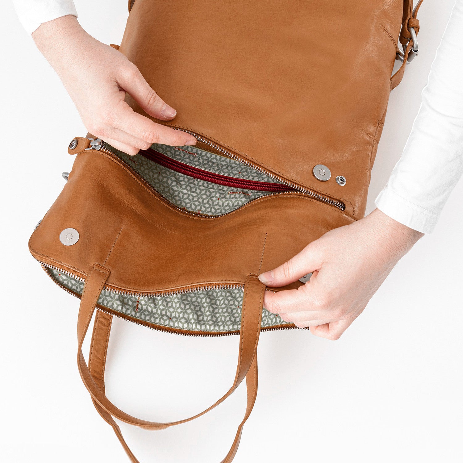 SS25 - Aunts & Uncles - Pomelo Handbag/Backpack in Cognac - inside 4