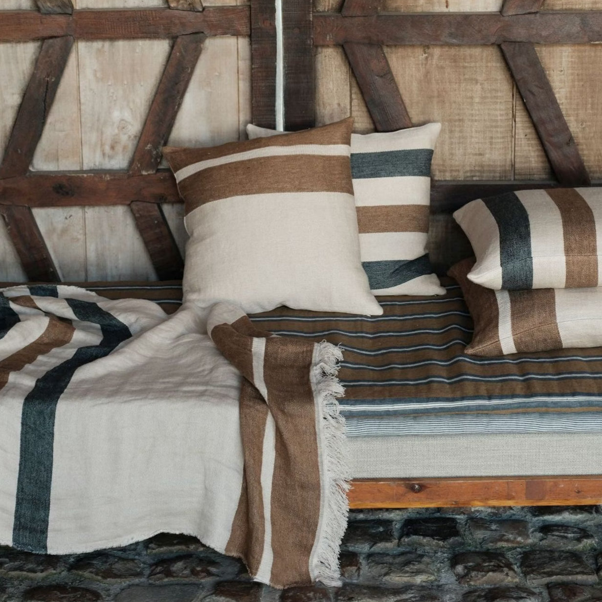SS25 - Libeco - Belgian Linen Fouta | 43x71" | Dakota Stripe - life display 3