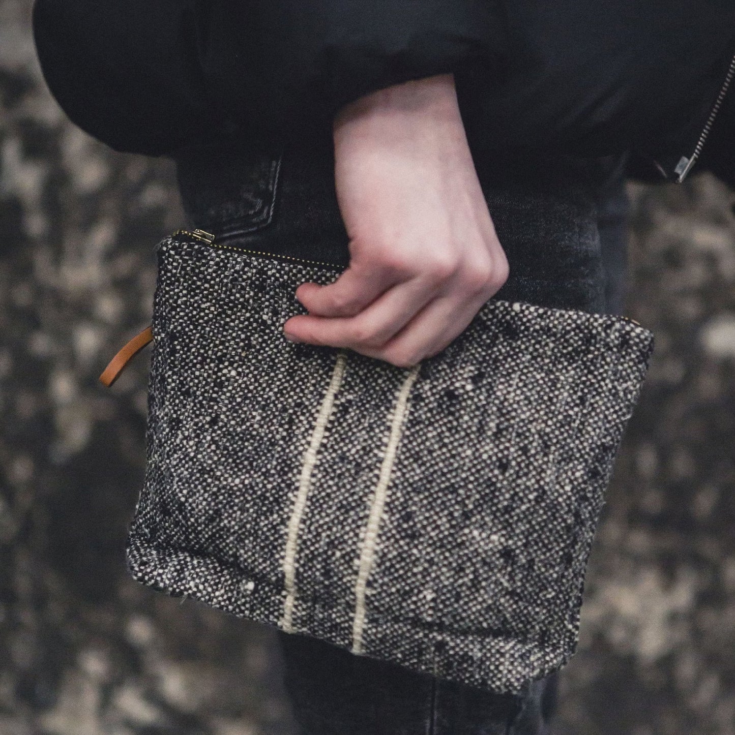 Person holding Libeco Frances Linen Pouch