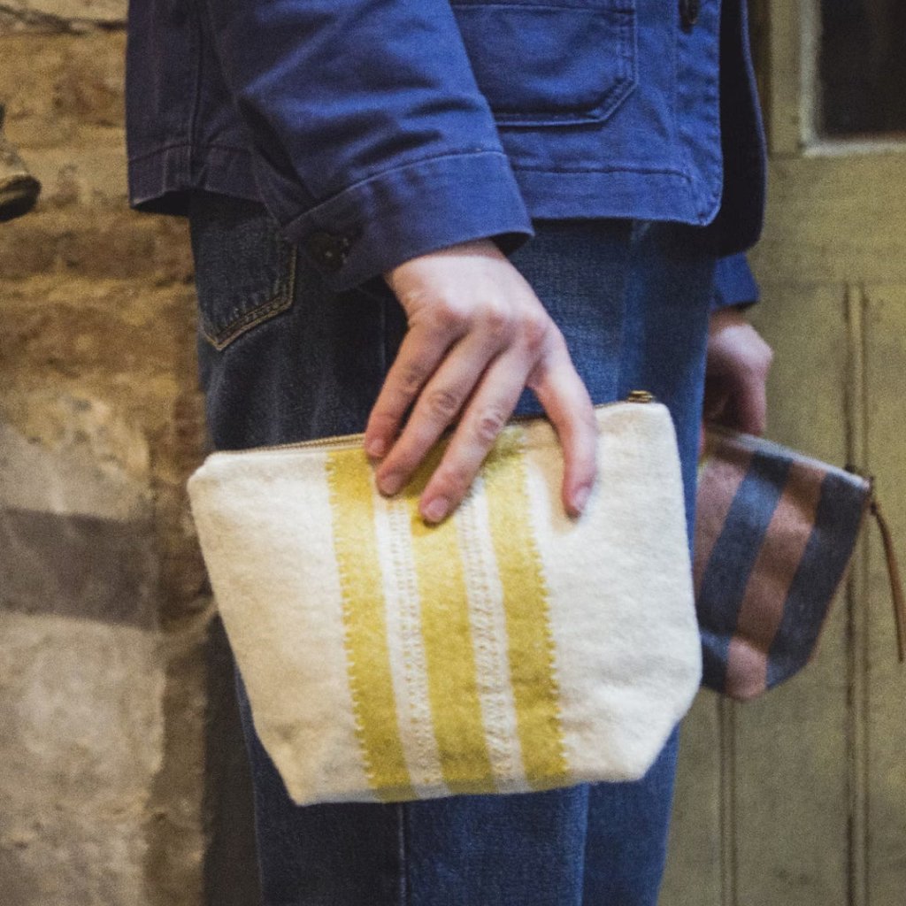 SS25 - Libeco - The Belgian Pouch | Mustard Stripe - lifestyle 2