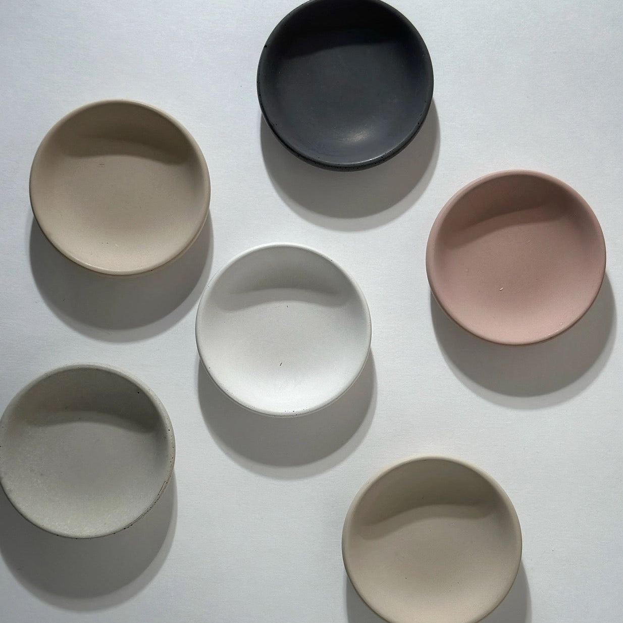 SS25 - Planet Y - Round Jewelry ray | Charcoal - display 2