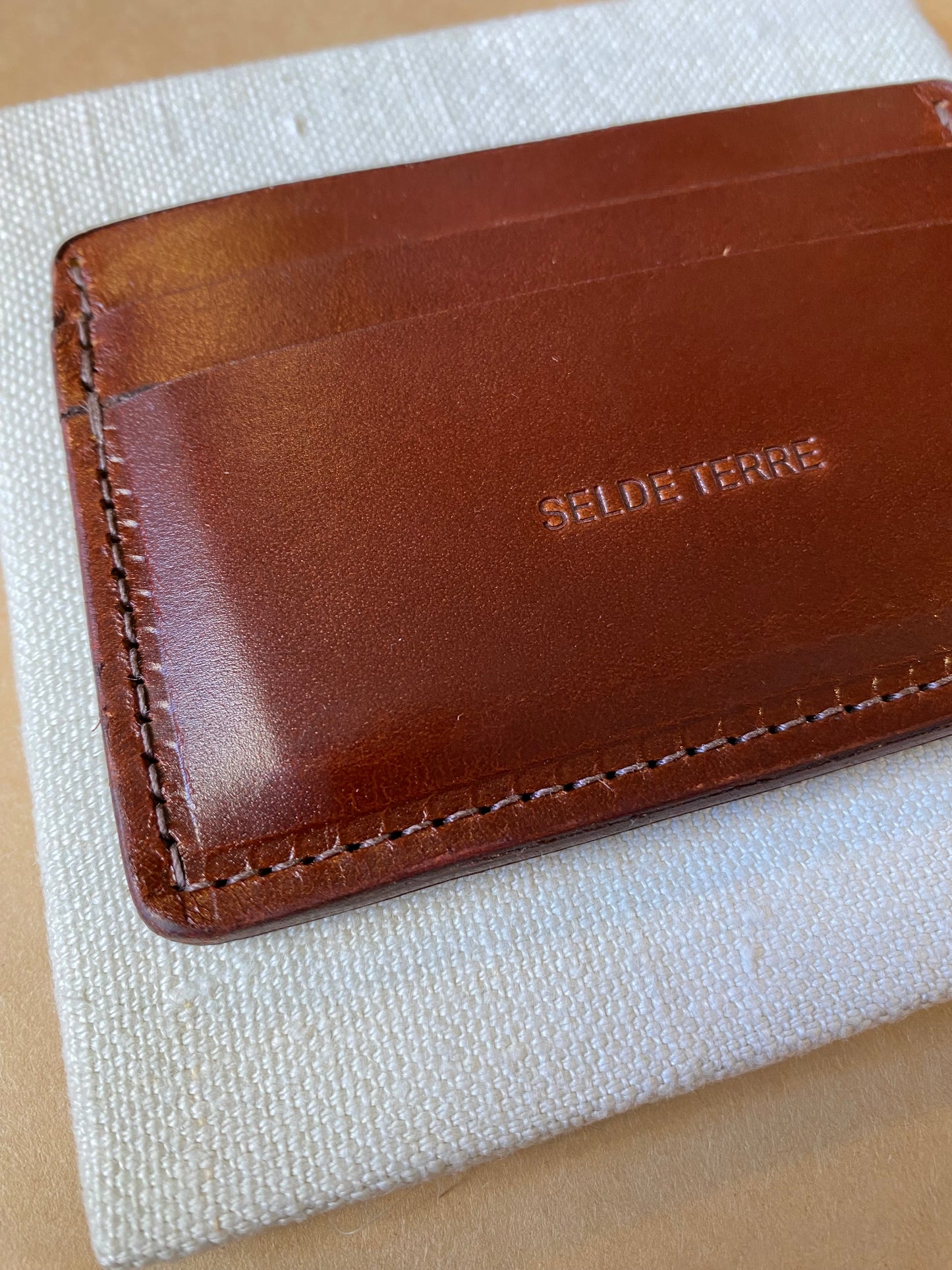 SS25 - Selde Terre - Cardholder | Brown Leather - close up 2