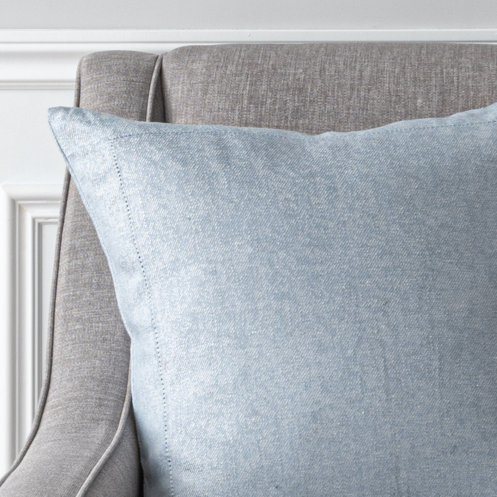S Geneve Forte Cushion in Ice Closeup