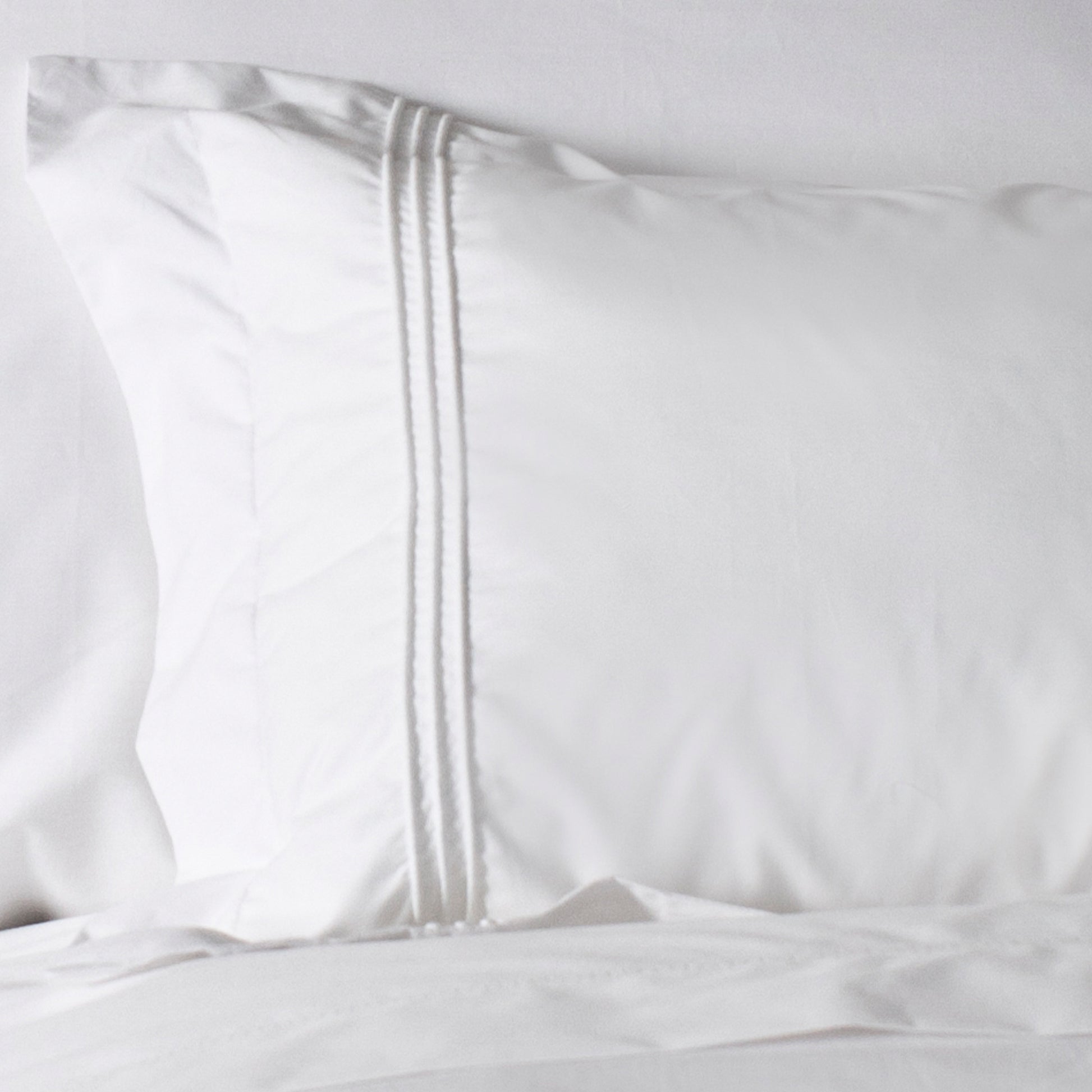 St Geneve Giovani Closeup of Bourdon Stitch Trim on Sham