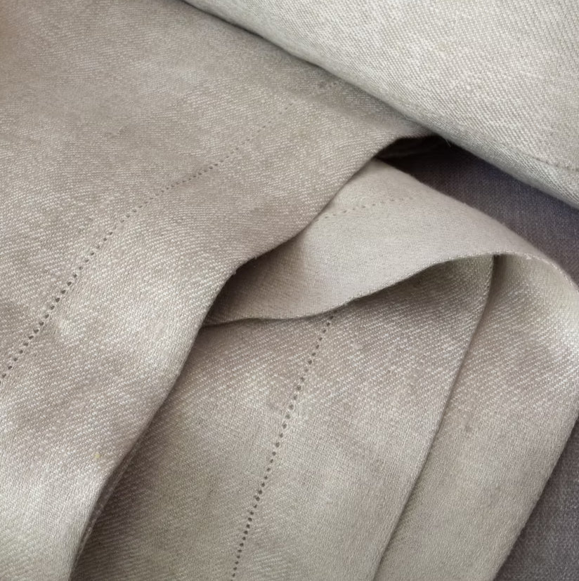 S Geneve Forte Cushion in Natural Closeup