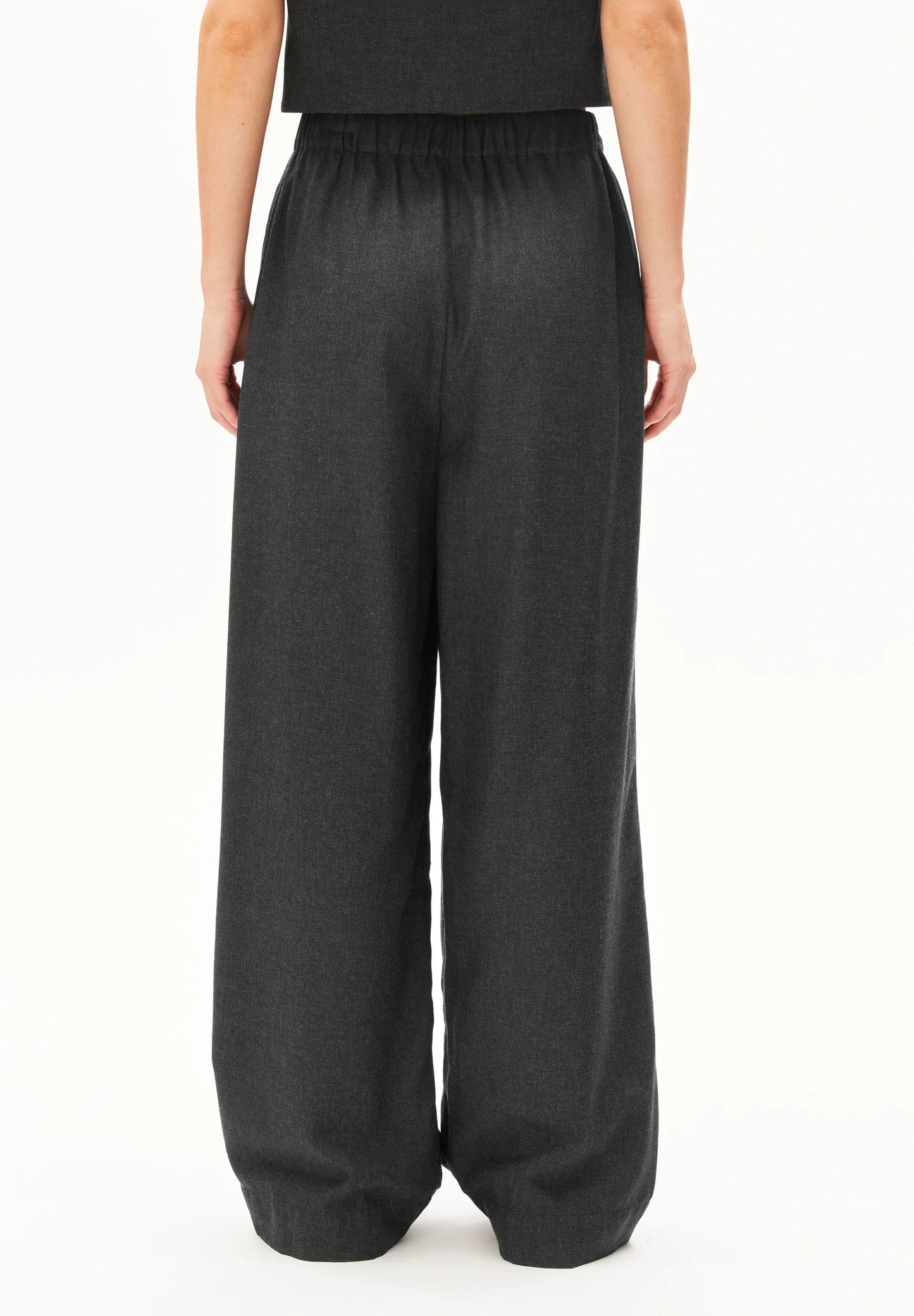 Stylish dark grey ARMEDANGELS Canada pant with an elastic waistband and wide-leg design in Kelowna