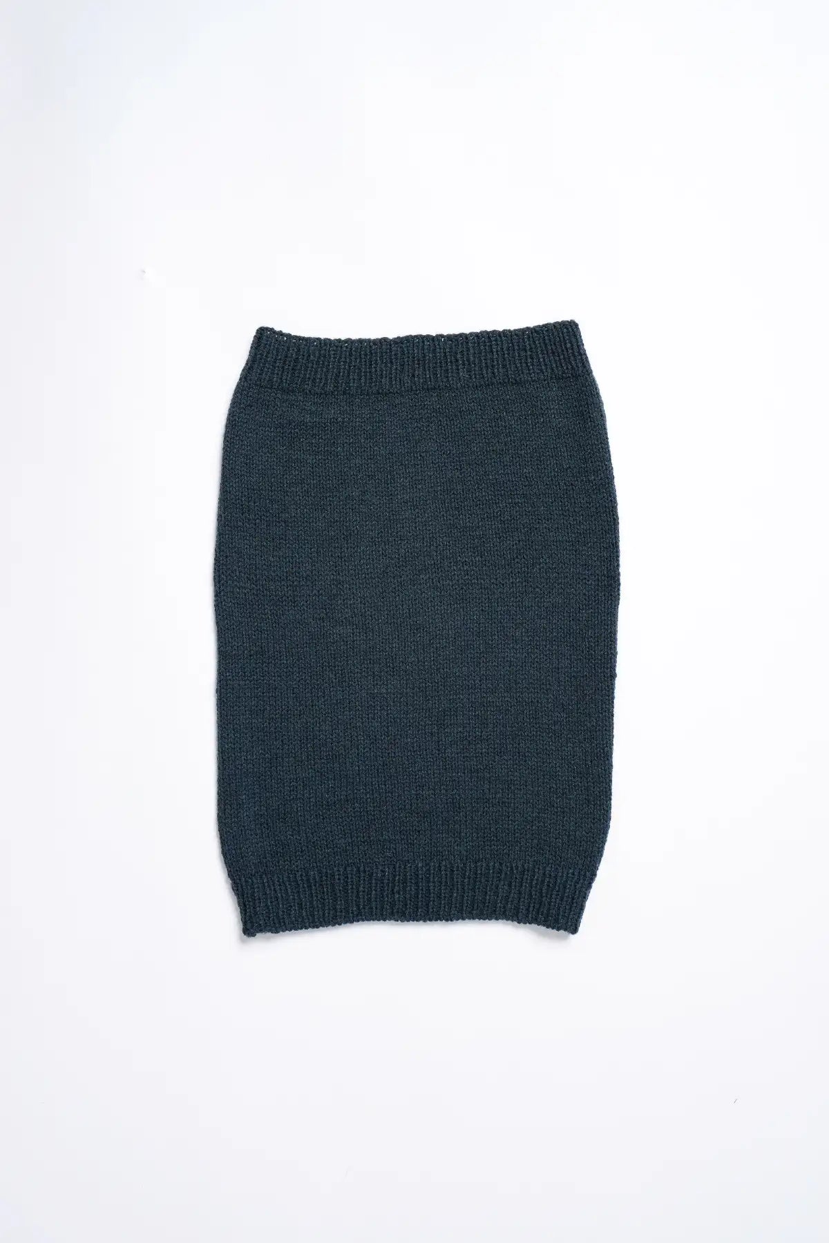 Dinadi Soft Dark Gray Neckwarmer Merino Wool for Warmth and Comfort in Cold Weather