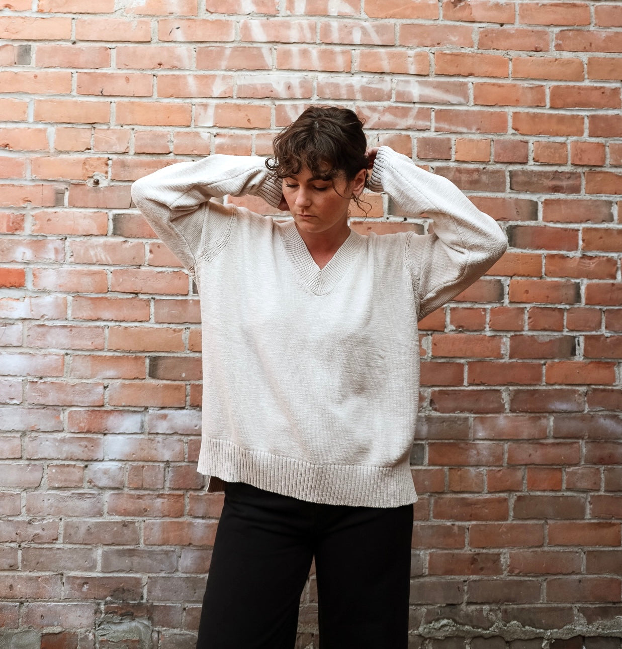 Boyfriend V-Neck Sweater in Natural