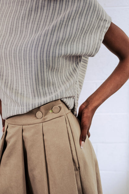 Tofino Top in Light Blue Herringbone fabric detail - French-made herringbone cotton top - BodyBag by Jude available in Kelowna 