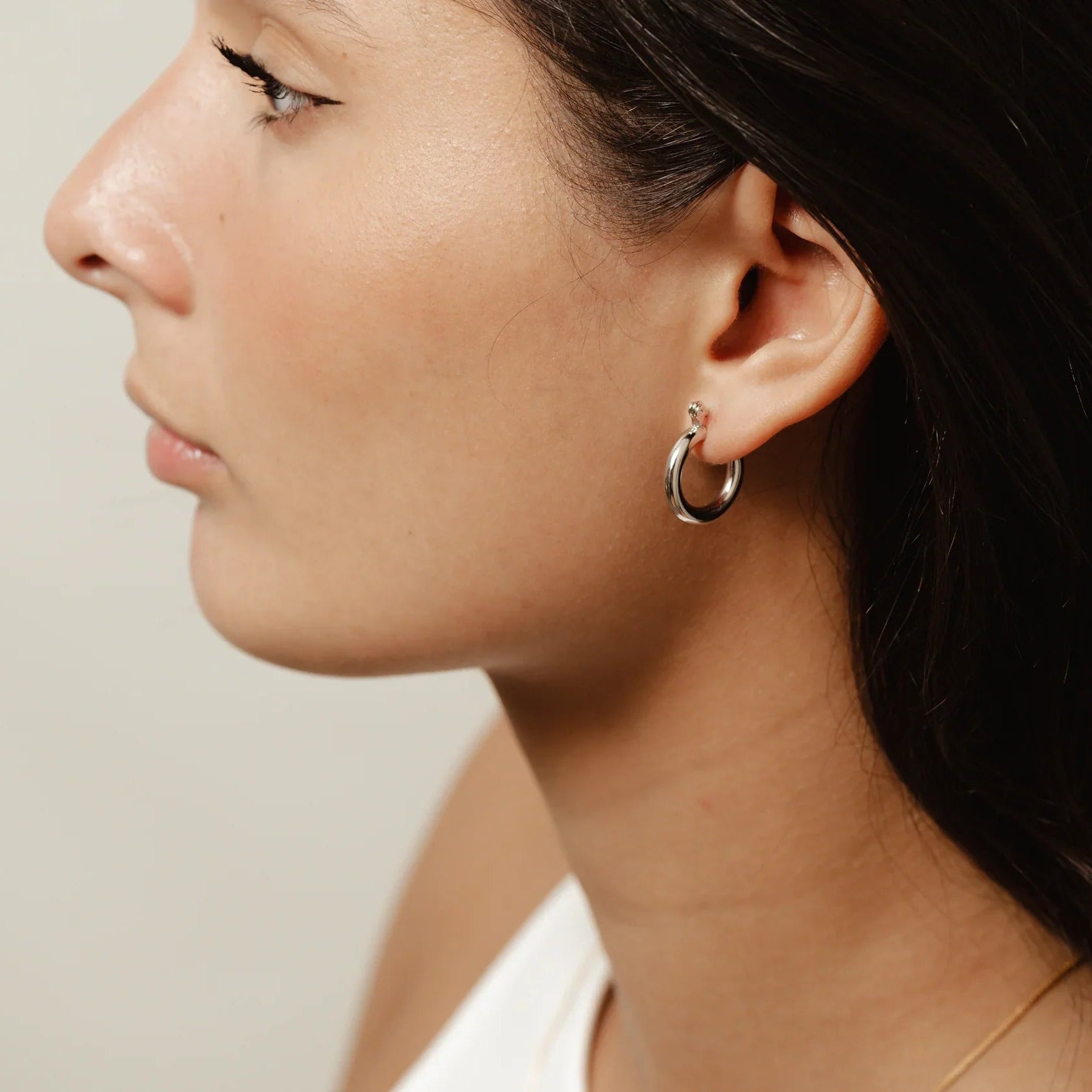 Boa Bijoux - SS24 - Sonia Earrings Sterling Silver - on model 2
