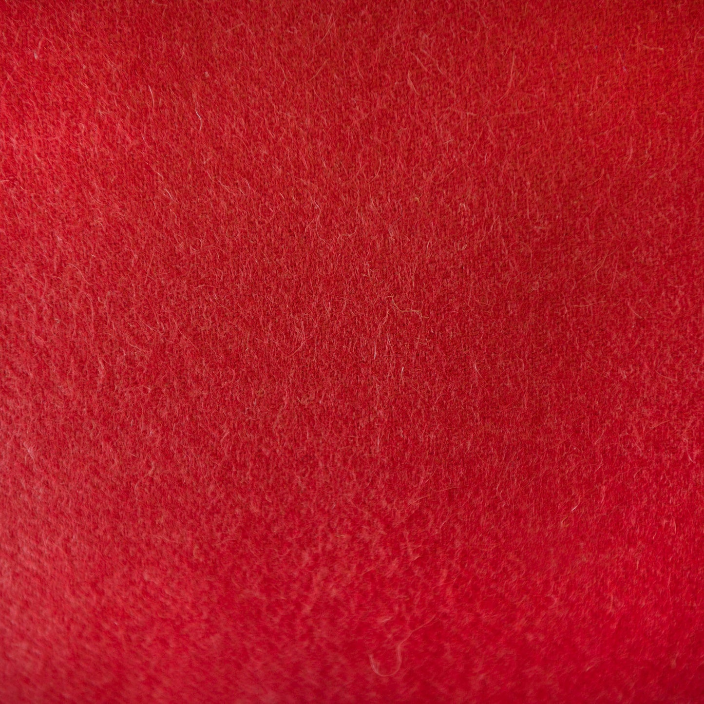 St Geneve Alfie Alpaca Throw in Rogue