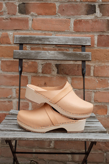 Elsa Classic Natural Leather Clogs