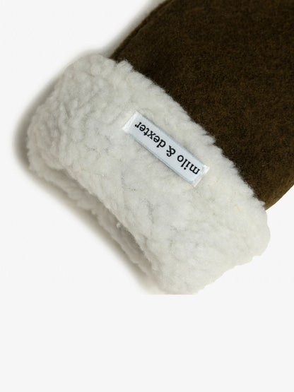 Milo & Dexter - FW24 - Merino Wool Mittens in Oregano - close up 2