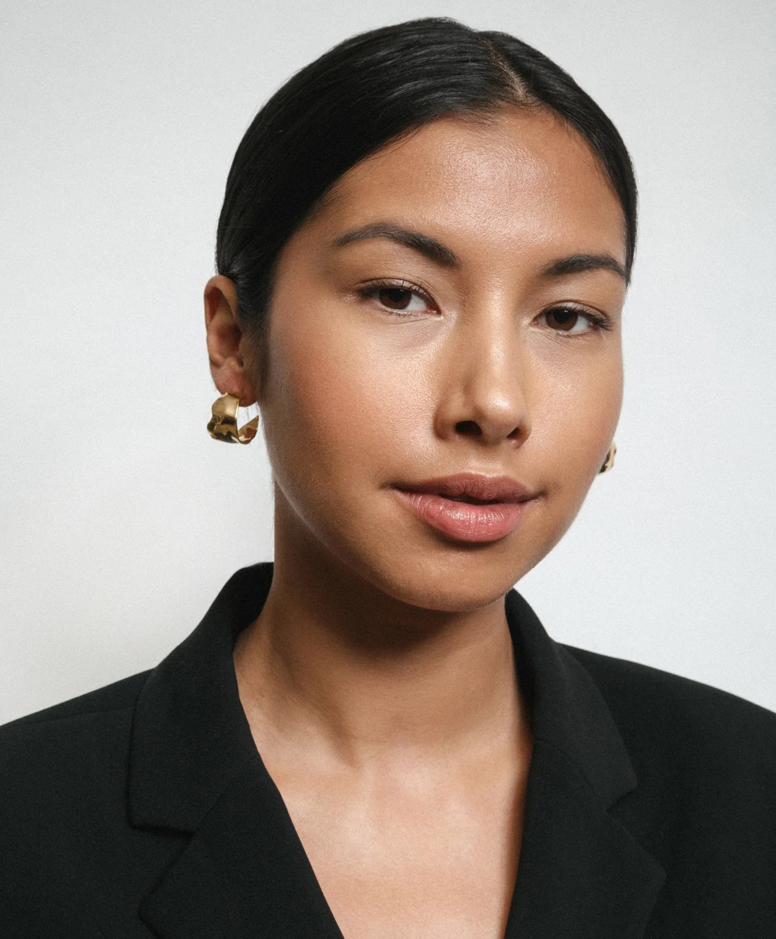SS25 - Ciara Hoops | Gold - on model 3