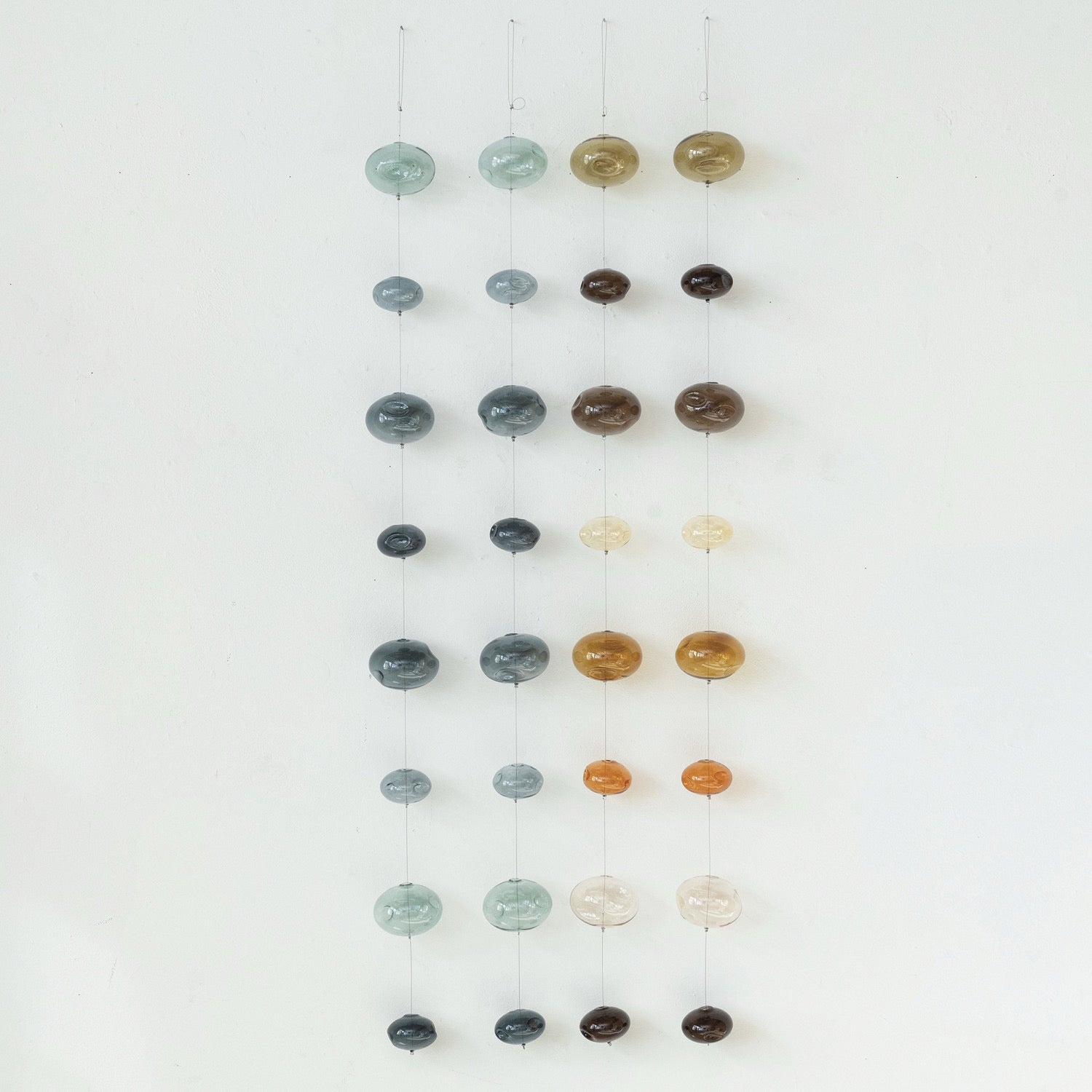 SS25 - Creative co-op - Hand-Blown Glass Bubble Garland | Brown | 47.25" - display 2