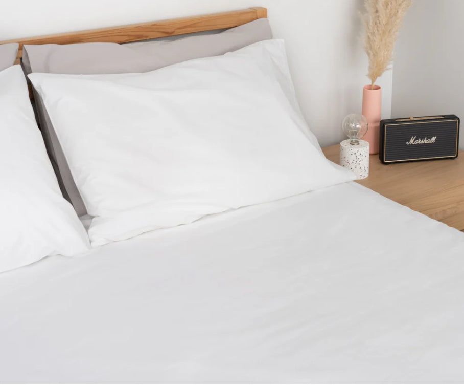 SS25 - Homebird - Cool & Crisp Percale Fitted Sheet Set | White | Queen - on bed 2