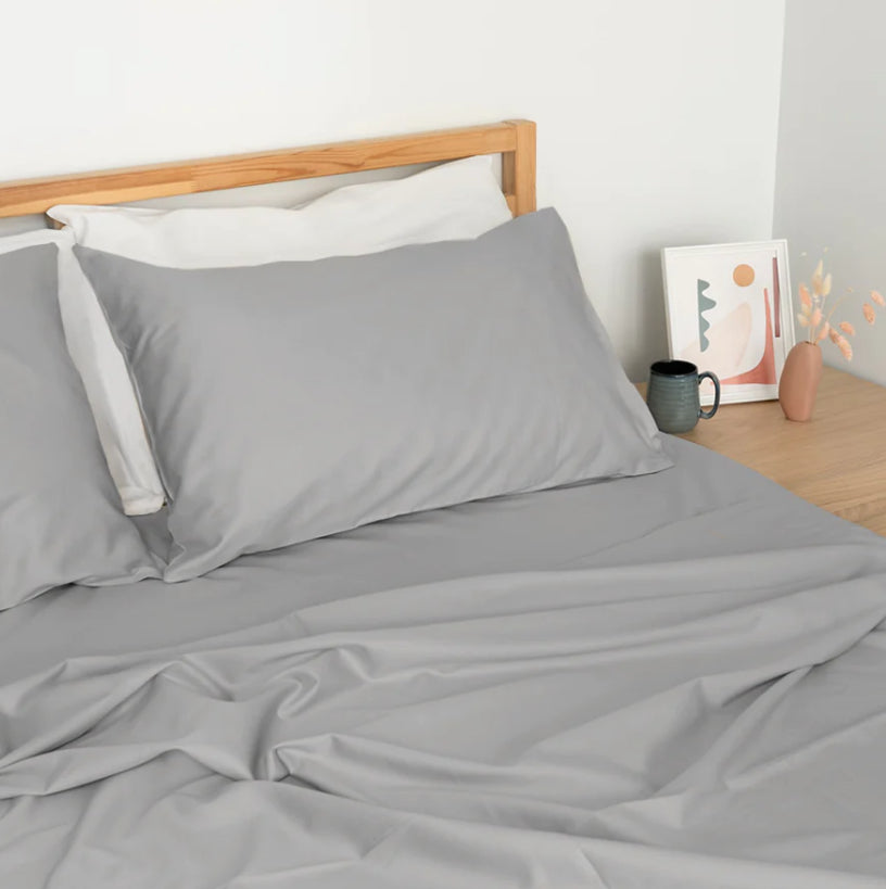 SS25 - Homebird - Sateen Flat Sheet | Stone | King - on bed 2