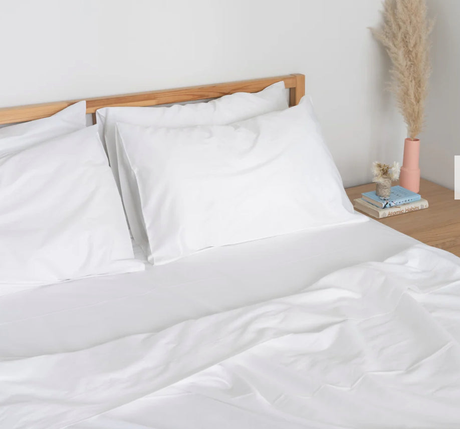 SS25 - Homebird - Sateen Flat Sheet | White | Queen - on bed 1 
