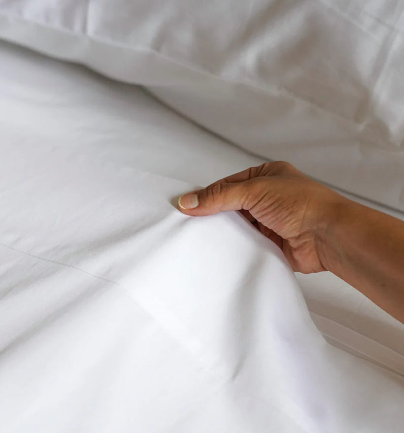 SS25 - Homebird - Sateen Flat Sheet | White | Queen - on bed 2