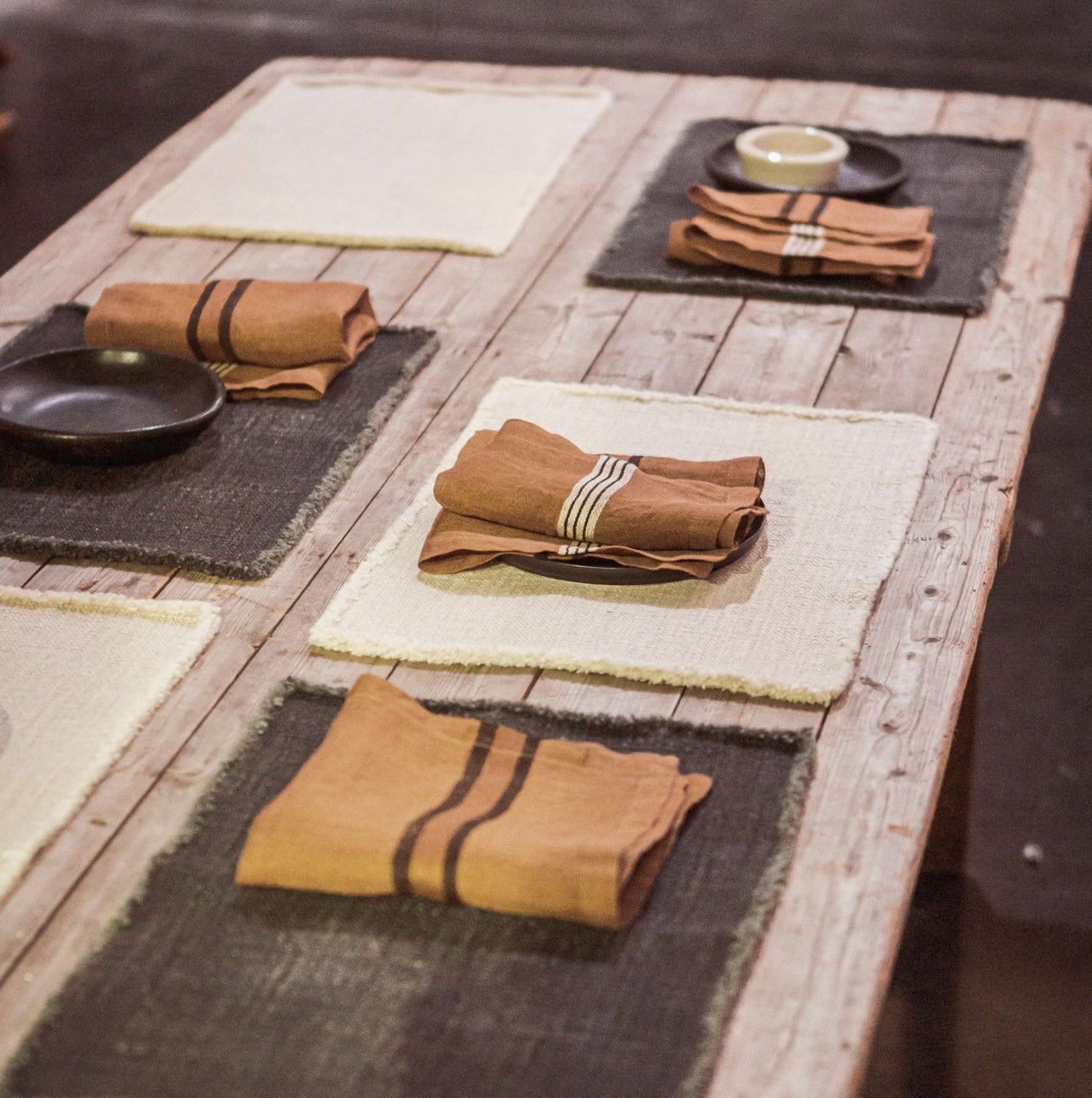 SS25 - Libeco- Jasper Placemat | Single | Faded Black - lifestyle 1 