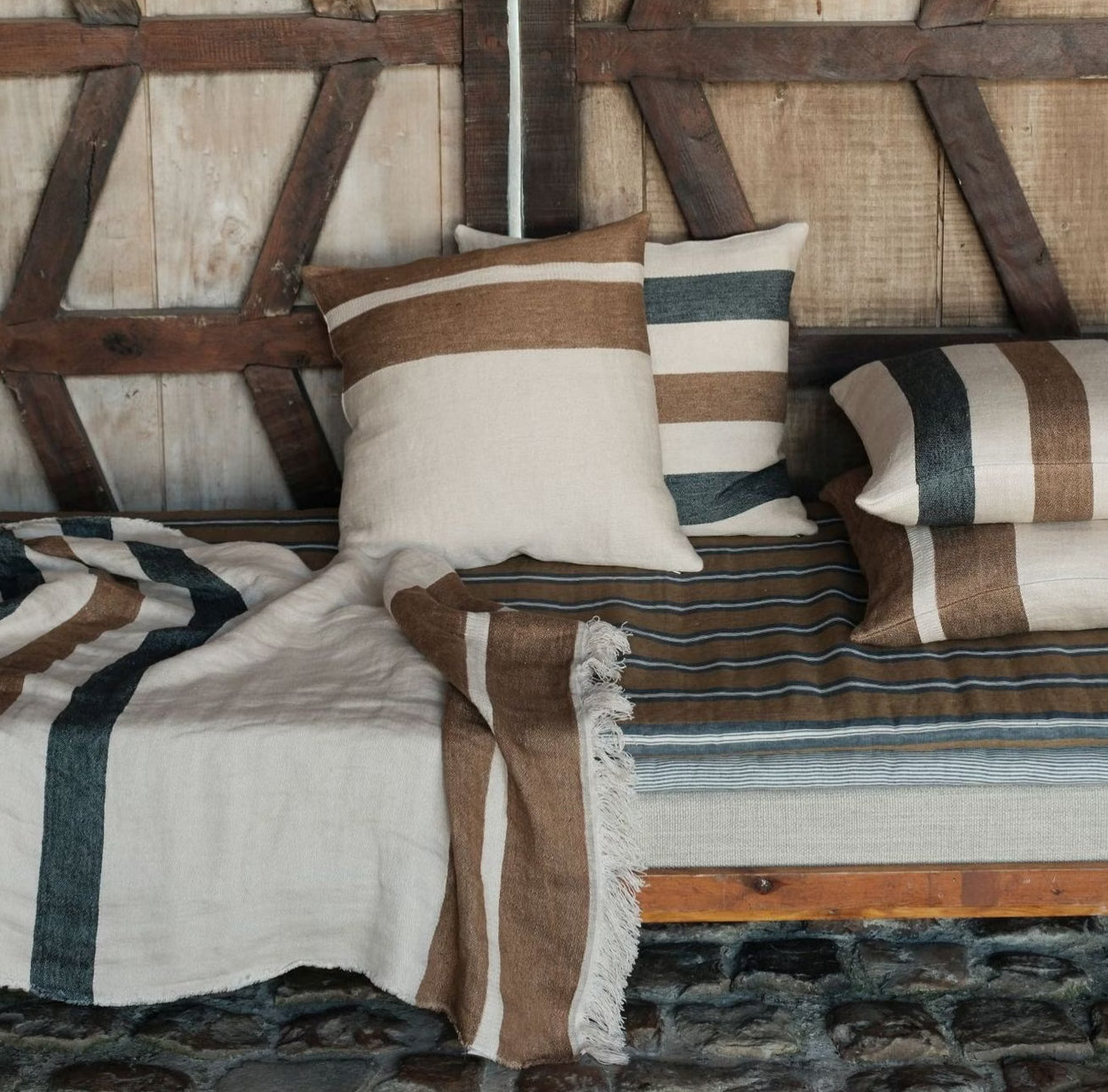 SS25 - Libeco - Belgian Linen Fouta | 43x71" | Dakota Stripe - life display 3 