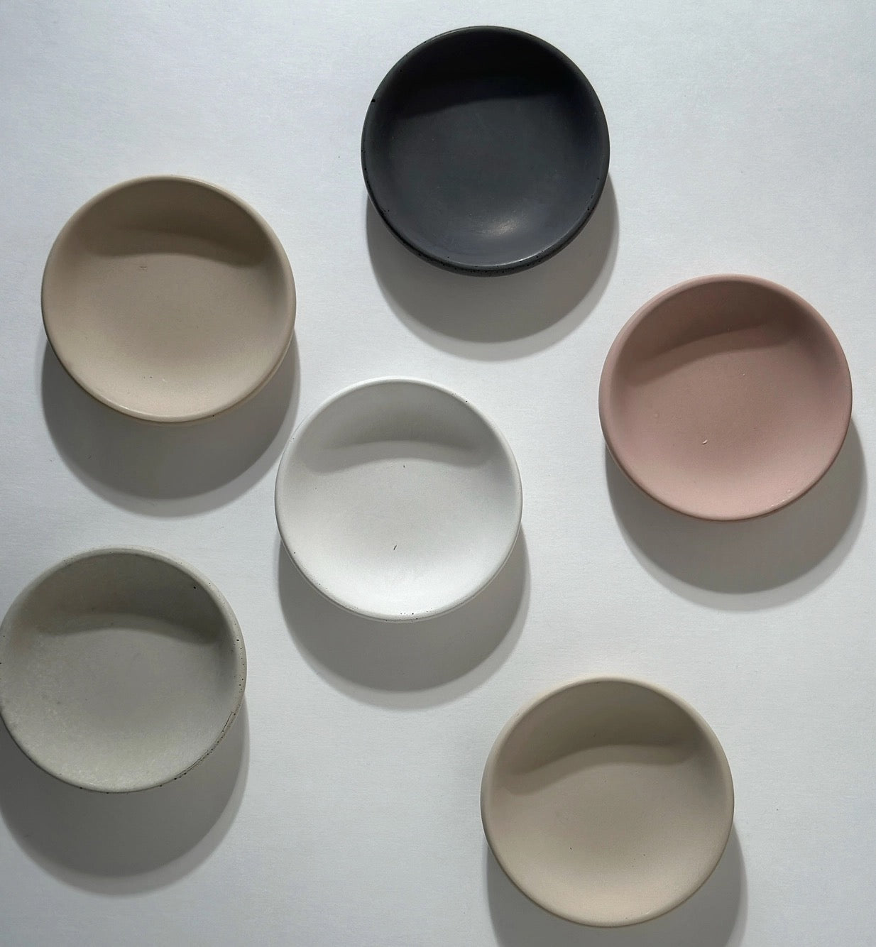 SS25 - Planet Y - Round Jewelry ray | Charcoal - display 2
