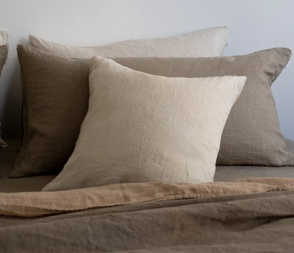 SS25 - Sömn - Square Sham Cover | Latte - on bed 1 