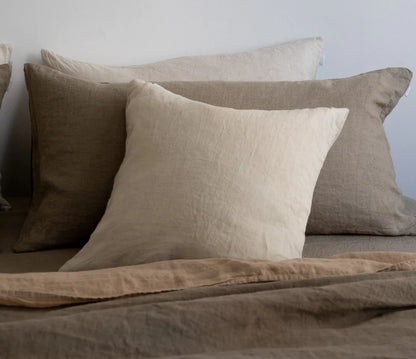 SS25 - Sömn - Square Sham Cover | Latte - on bed 1 