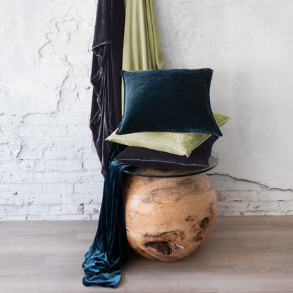 Divina | Cushion | St Genève