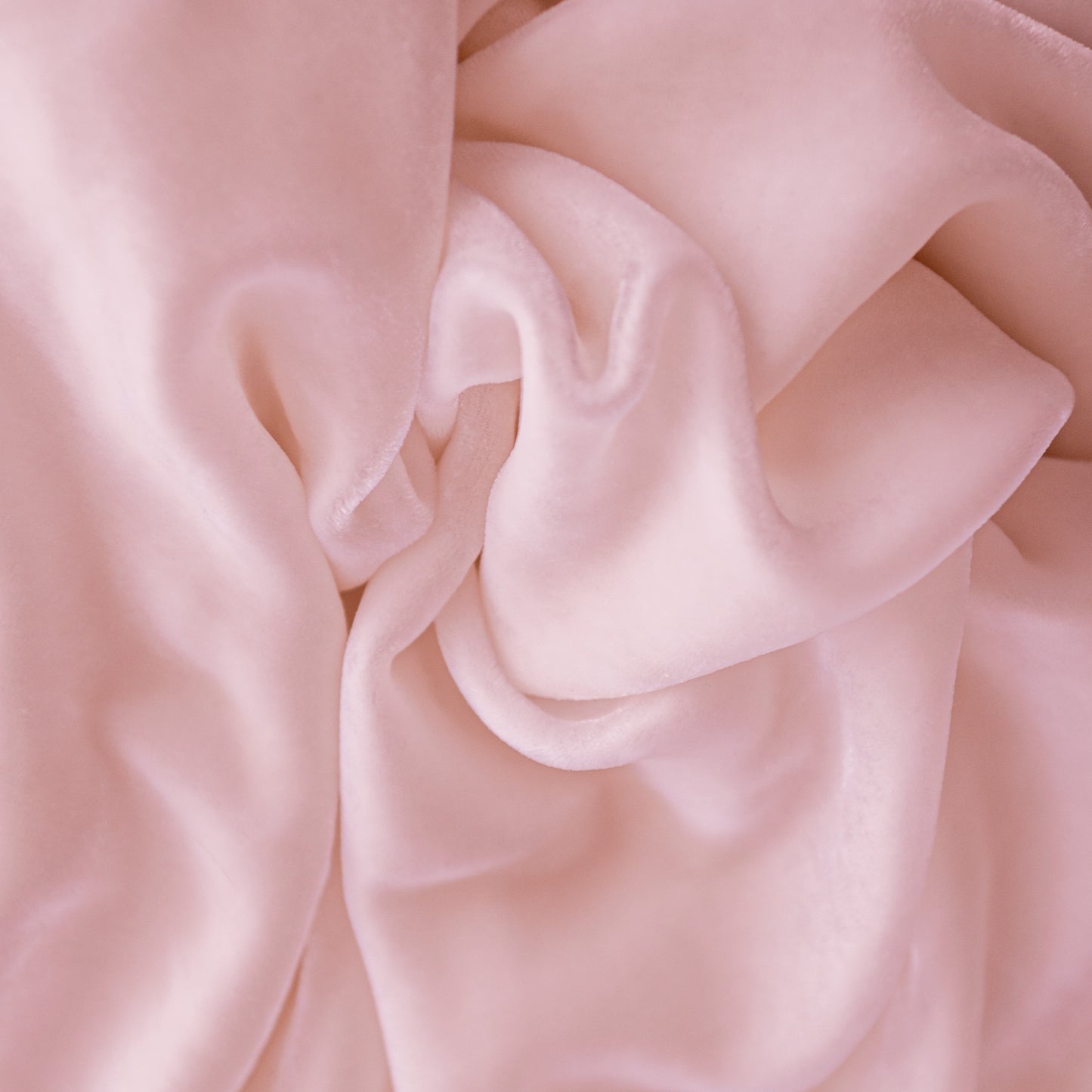 St Geneve Divina Swatch Rose Quartz