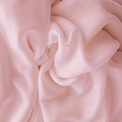 St Geneve Divina Swatch Rose Quartz