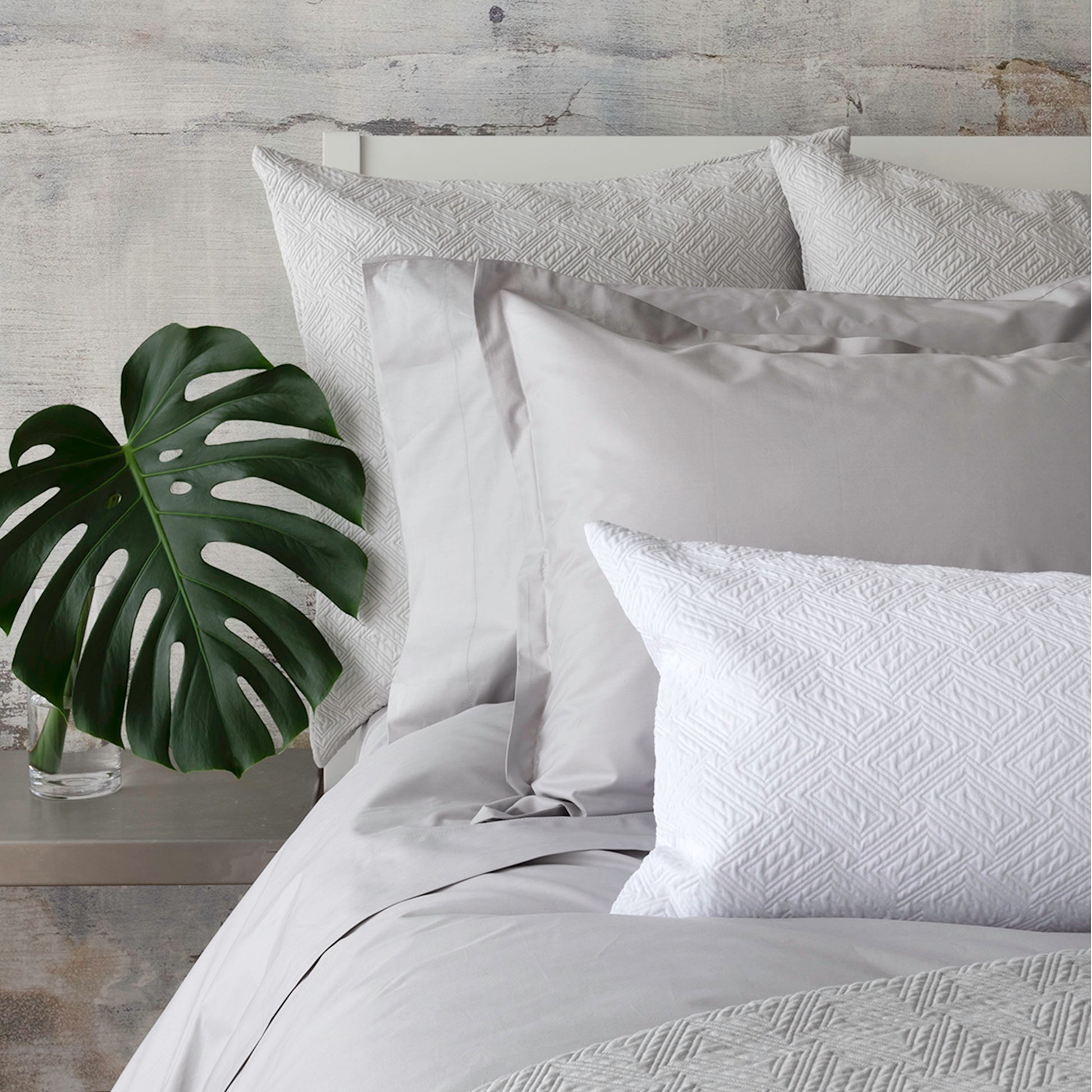 St Geneve Hotel Roma Pillows