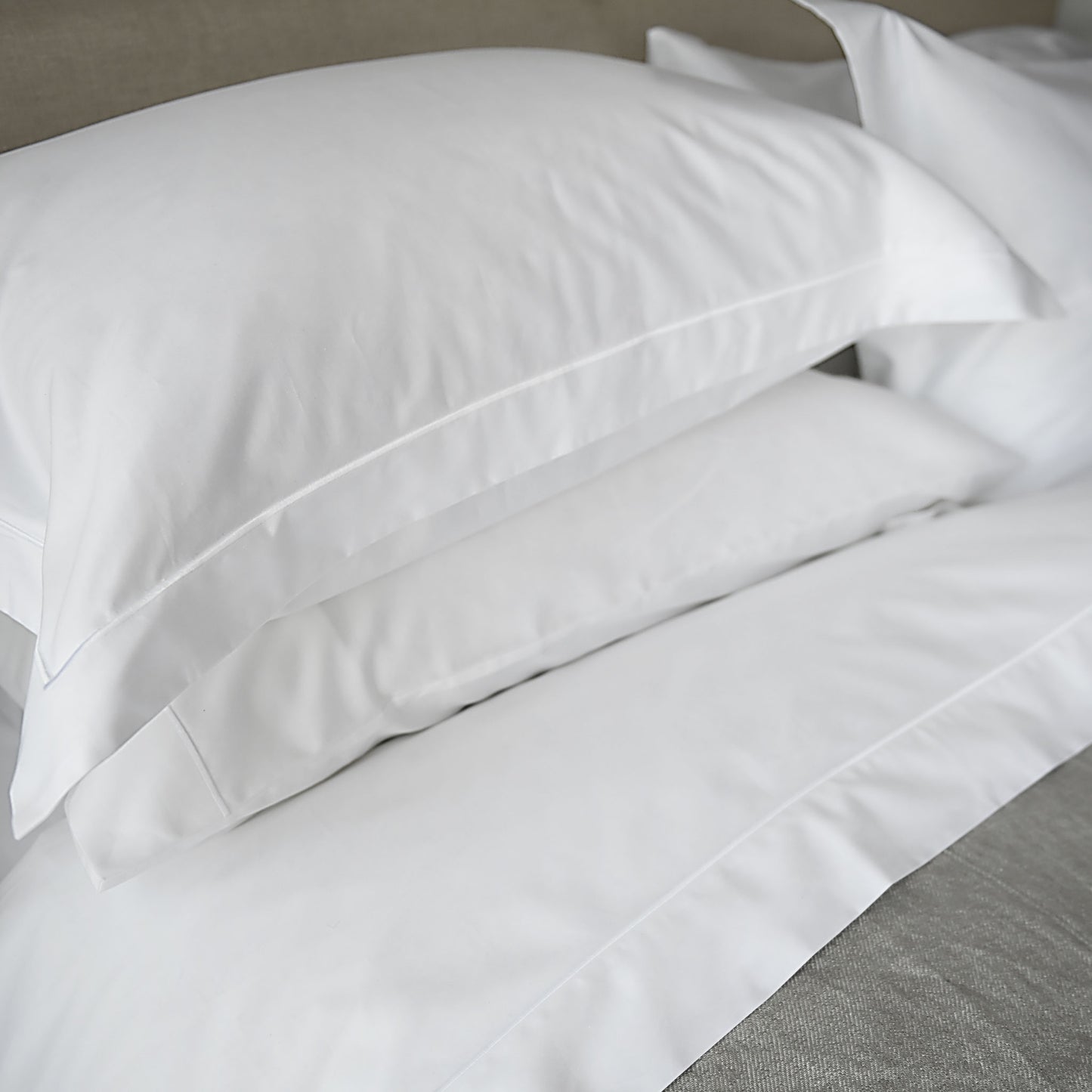 St Geneve Imperial Hotel White Sheet and Shams