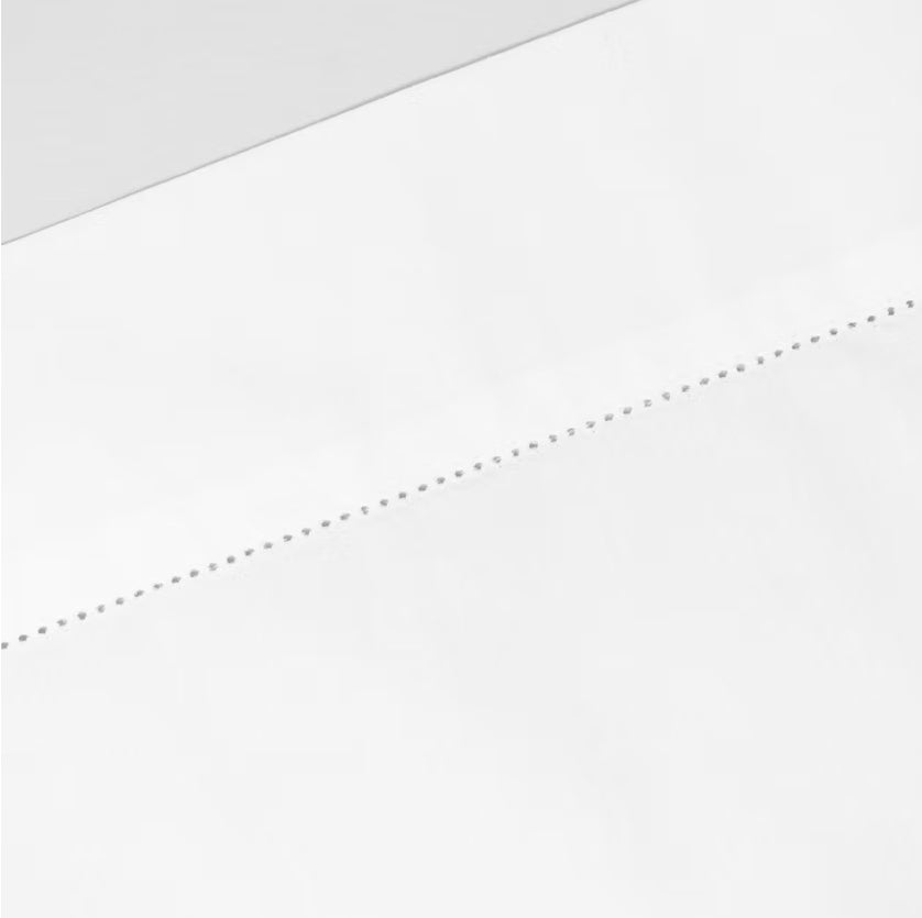 Close up of Venice Percale  Sheet Stitching in White