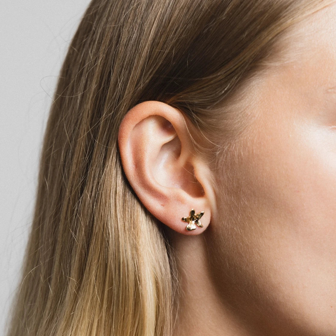 Flower Studs | Gold