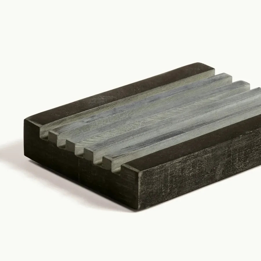 Rectangle soap dish with grooves