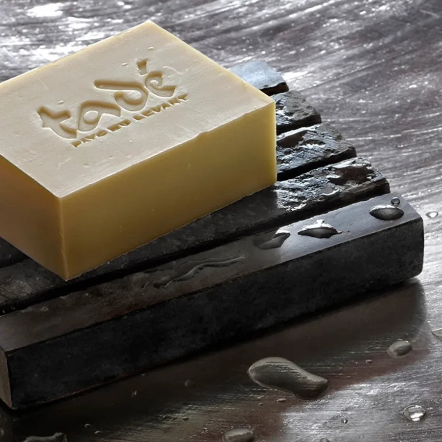 Rectangle soap dish with grooves