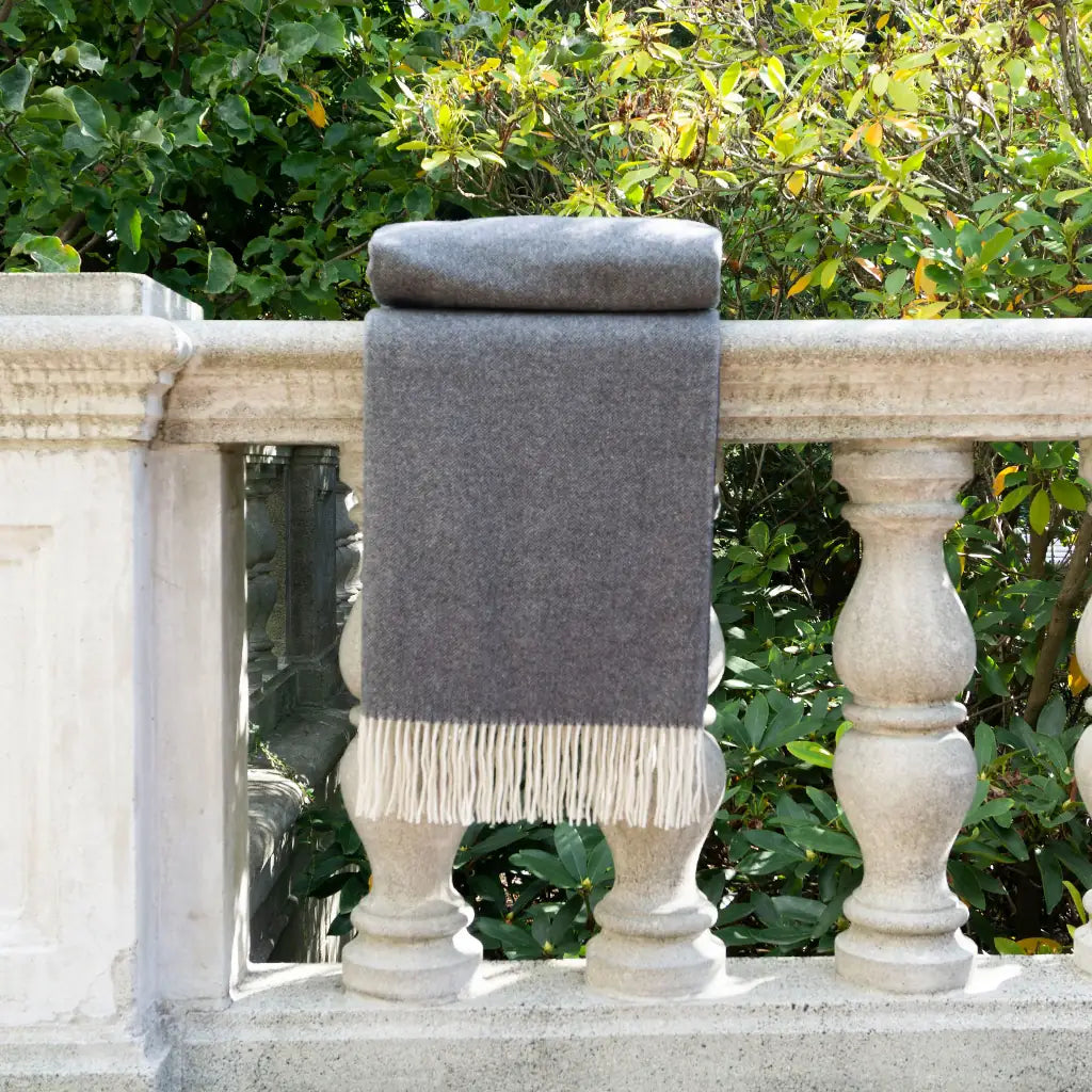 St Genève | Freya | Throw