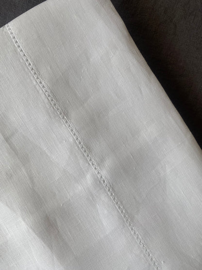 St Genève - Linen Premier Flat Sheet | White | King - close up details 2 