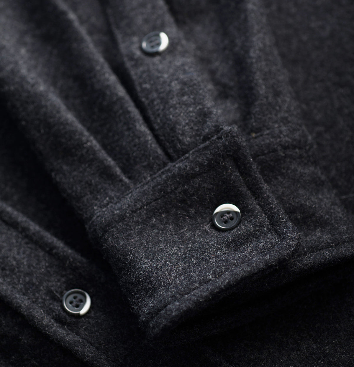 Anián Men Modern Melton Wool in Charcoal
