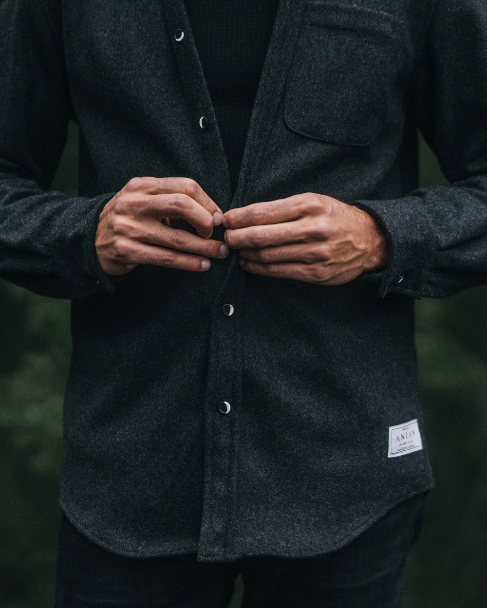 Anián Men Modern Melton Wool in Charcoal