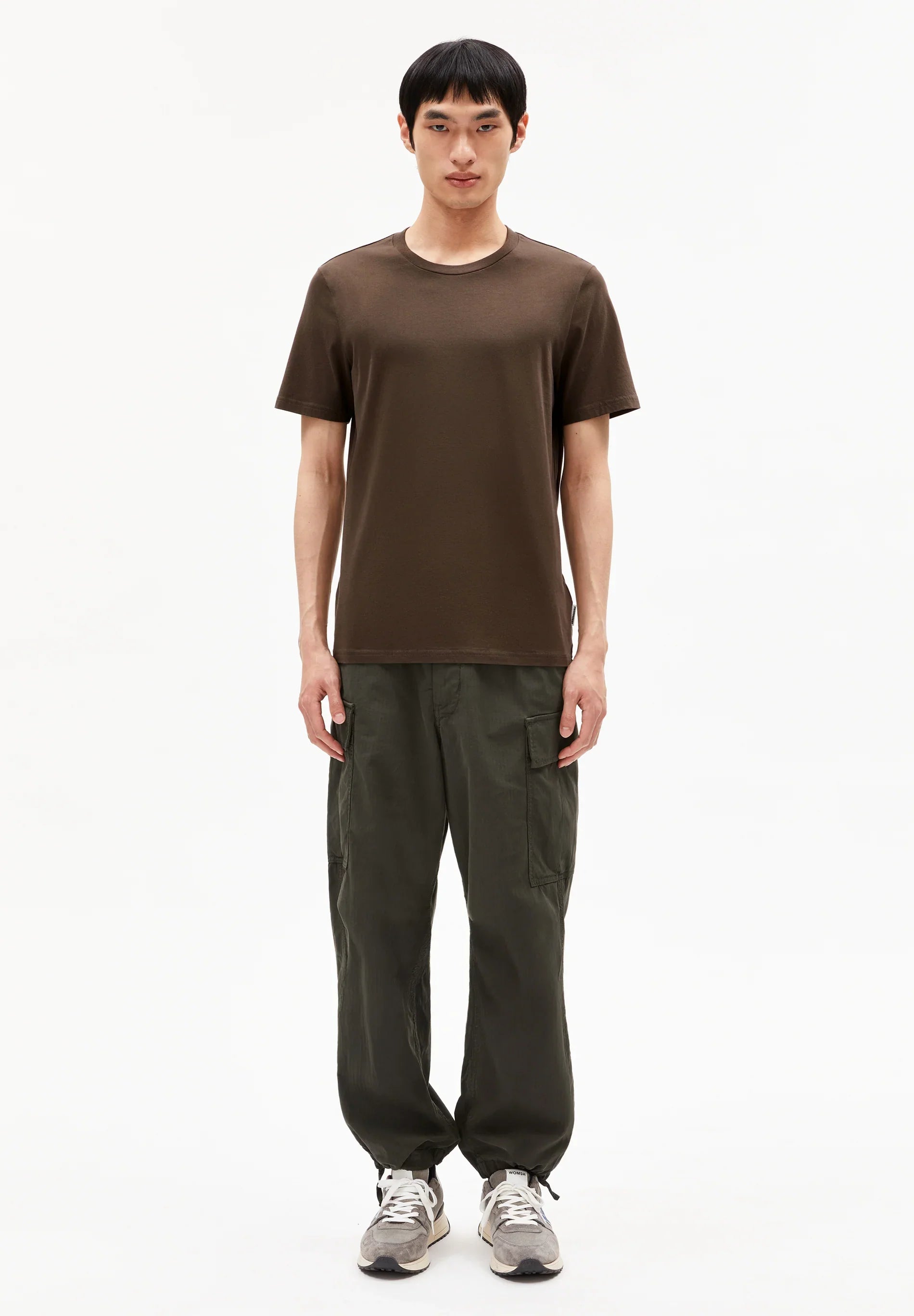Men's unisex ARMEDANGELS t-shirt in brown, perfect for casual wear and everyday style in Kelowna