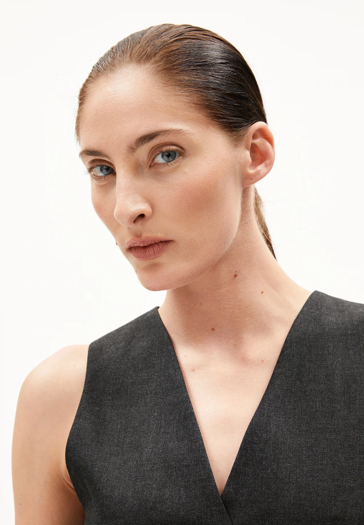 ARMEDANGELS Canada Stylish Black Vest Made from Sustainable Materials for Women in Kelowna
