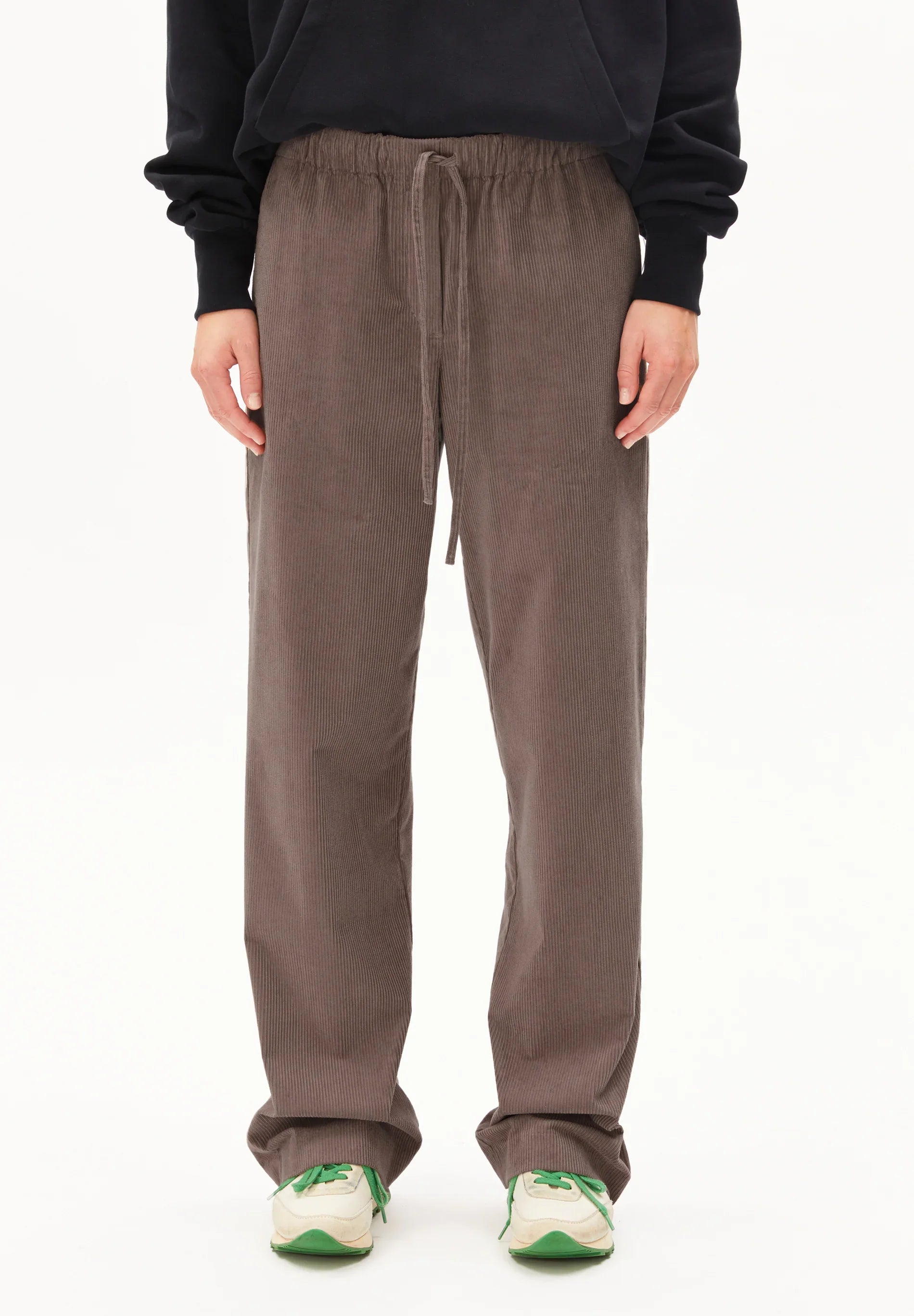ARMEDANGELS Canada women's corduroy pants in walnut brown with an adjustable drawstring and relaxed fit in Kelowna