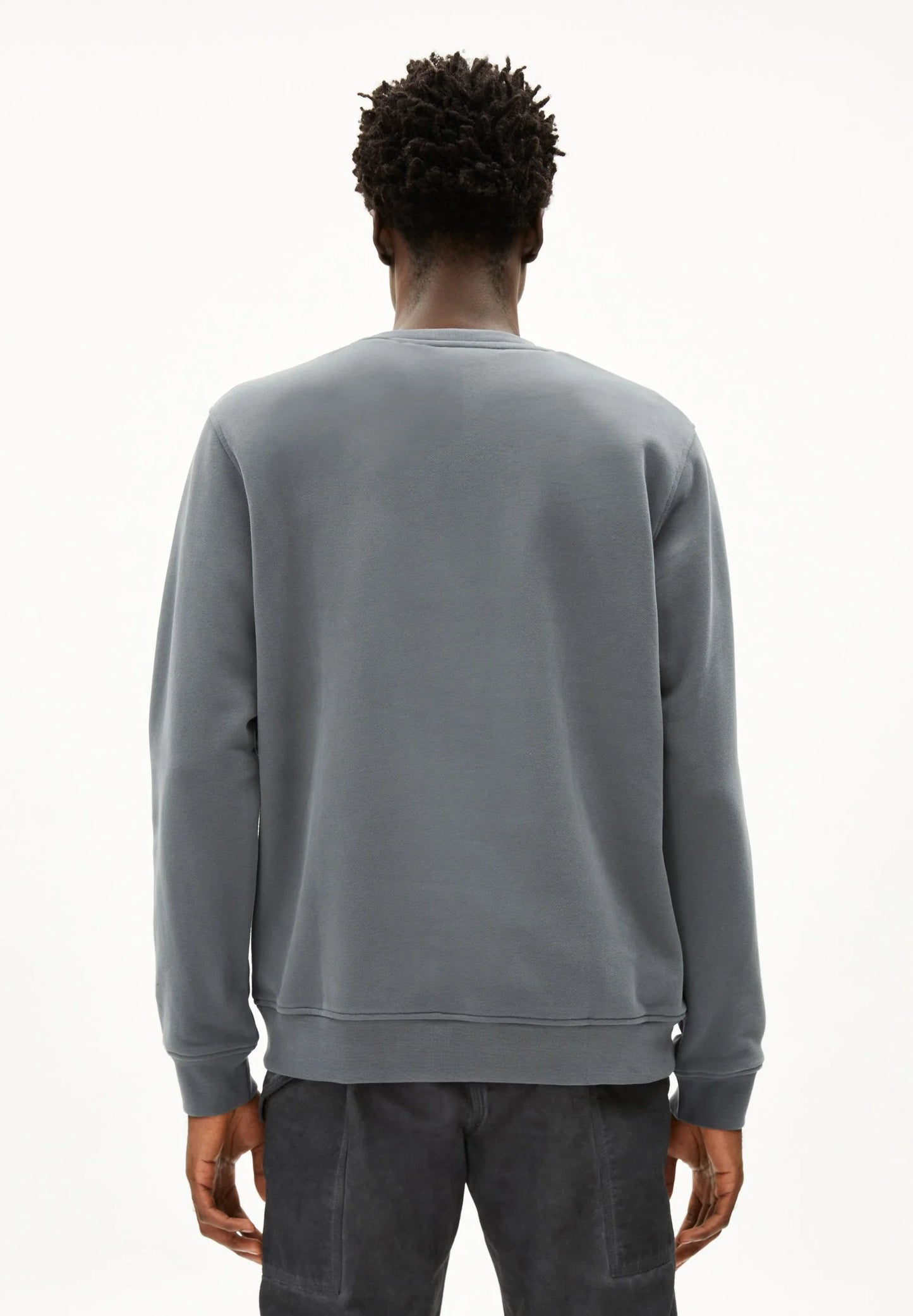 ARMEDANGELS Canada  Men's Unisex Gray Sweatshirt with Classic Crew Neck Design
