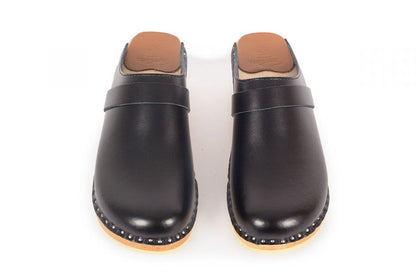 Troentorp - SS24 - Davinci Clog in Black Leather - natural wood base  - above display 6