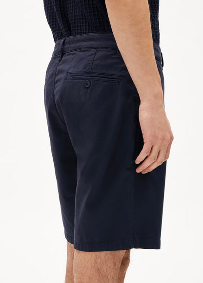SS24 - ARMEDANGELS - Daalos Shorts in Night Sky - on model side 3