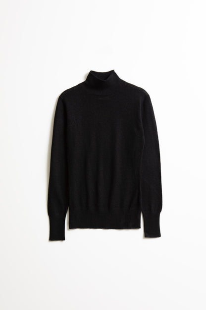 Dinadi women's merino wool turtleneck in black, perfect for layering in cold weather in Kelowna and Canada